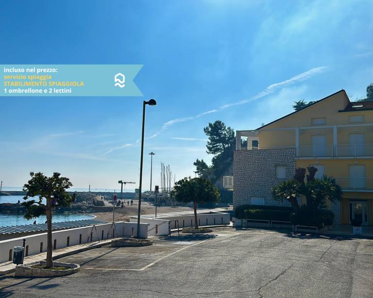 Rental apartment with patio & pool | Sea view — photo 4