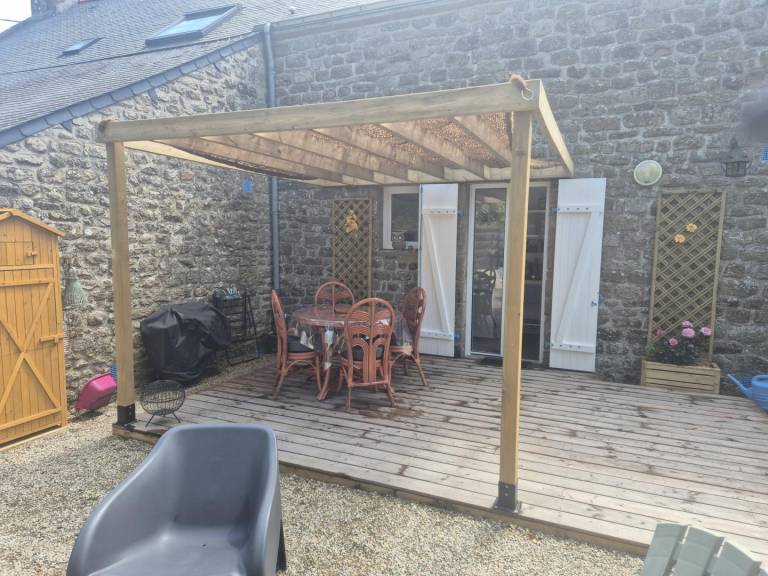 Gite with patio & yard — photo 3