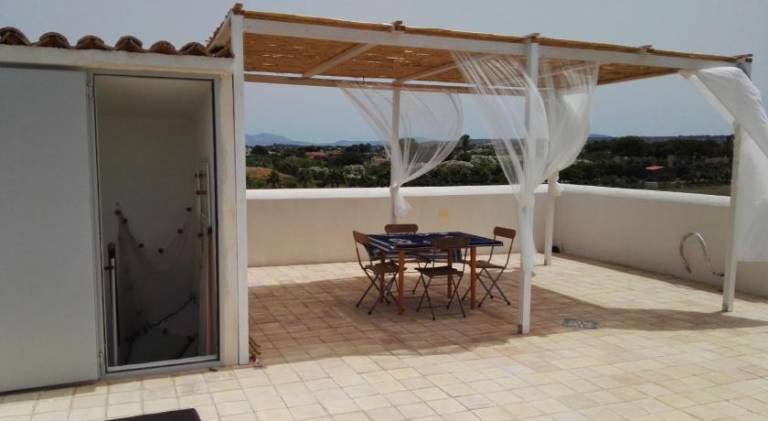 Holiday apartment with barbecue, patio & garden — photo 4