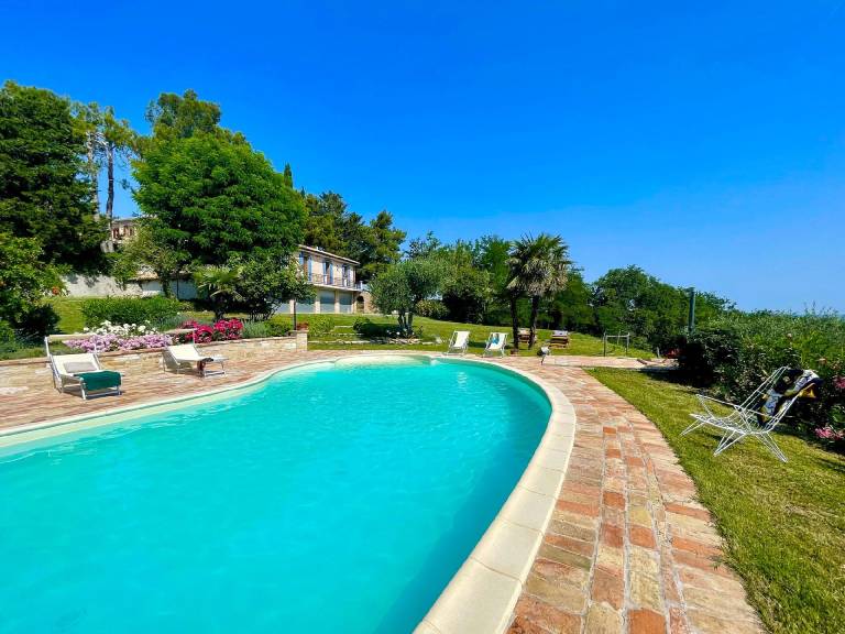 Casa Zefiro Marche Holiday Villas privater Pool