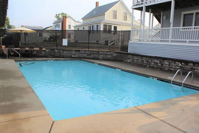 Condo  Wells