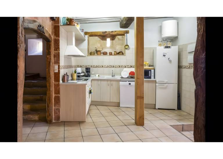 Child-friendly ample vacation home with fast internet & grill | Mountain view | Pets allowed — photo 4