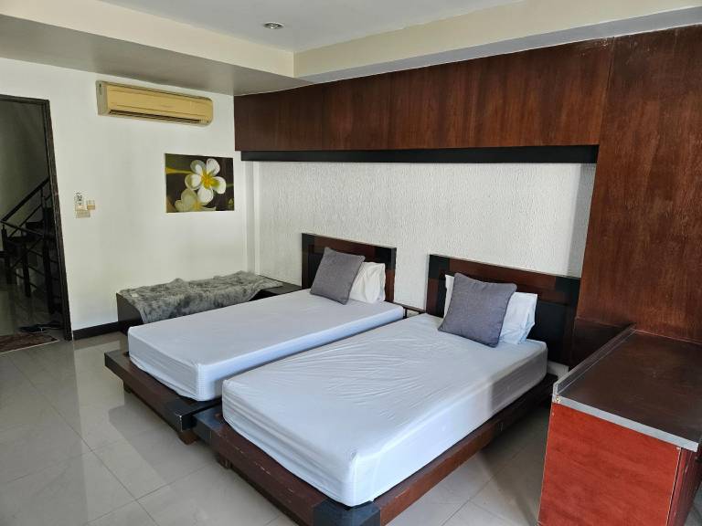House | Perfect for remote work in Karon