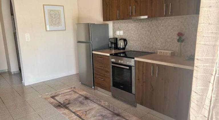 Rental apartment with patio — photo 2