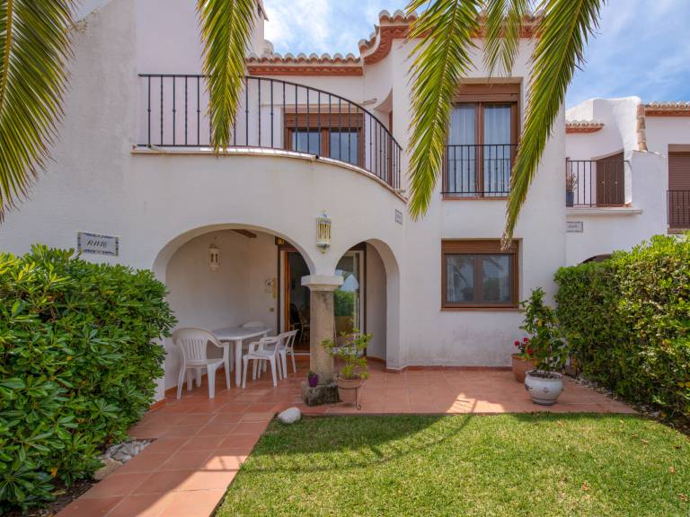 Fully equipped nice vacation home with garden, pool & patio | Sea view | Close to the beach | Pet-friendly — photo 2