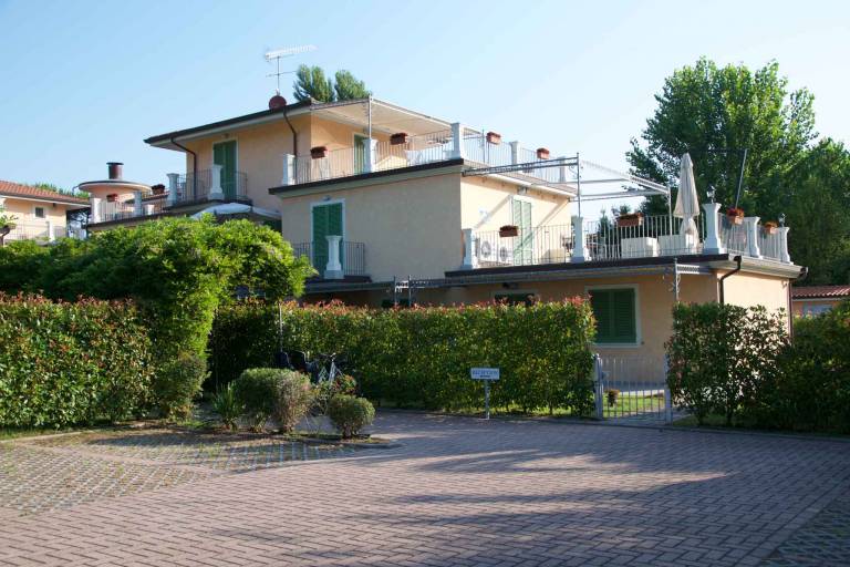 Lovely rental apartment with yard, terrace & pool | Close to the beach | Dogs allowed — photo 4