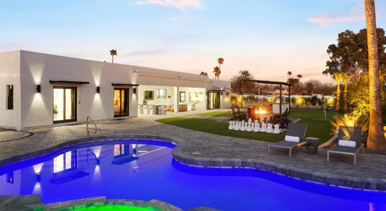 Charming vacation home with pool | Pets allowed — photo 3