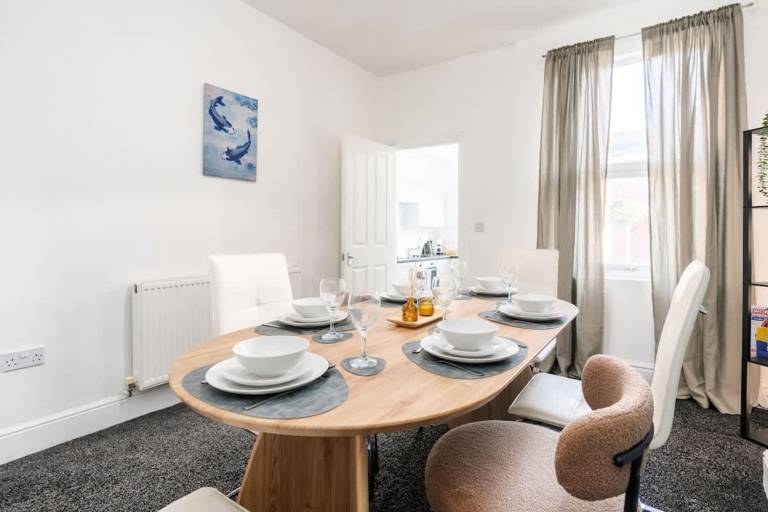 Family-oriented vacation home with fast internet & garden | Pets allowed — photo 4