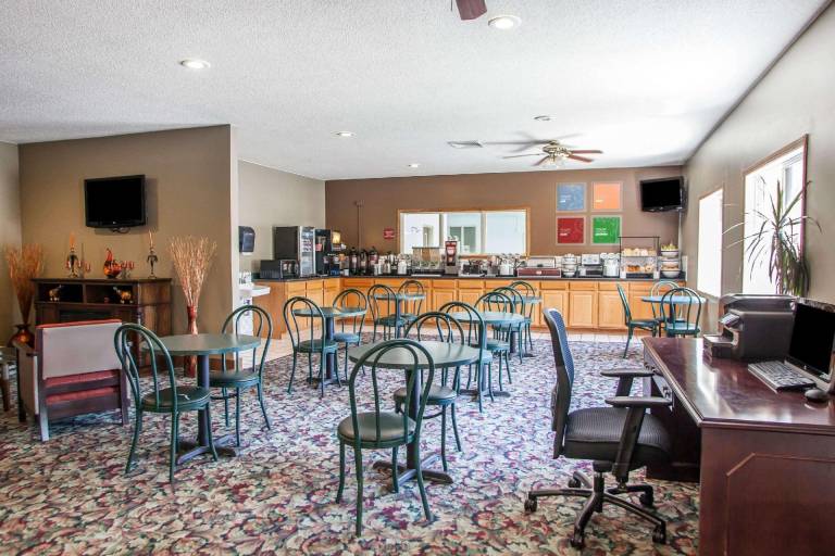 Comfort Inn Muscatine near Hwy 61 — photo 5