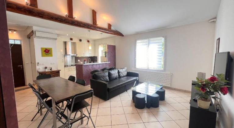 Fully equipped rental apartment with BBQ, patio & yard | Pets are welcome in Meyreuil