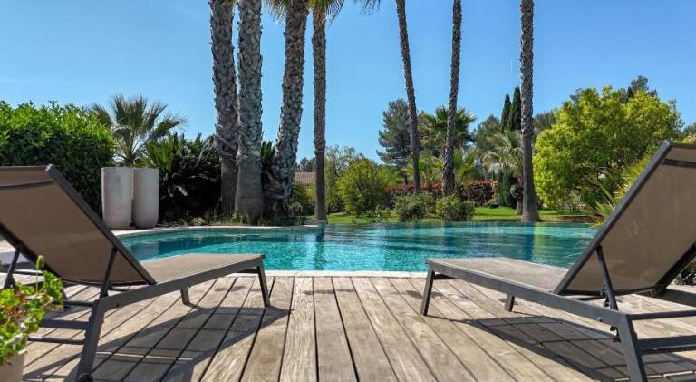 Vacation home with pool in La Cadiere-d'Azur