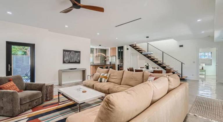 Charming vacation home with pool | Suitable for remote work | Dogs allowed — photo 3