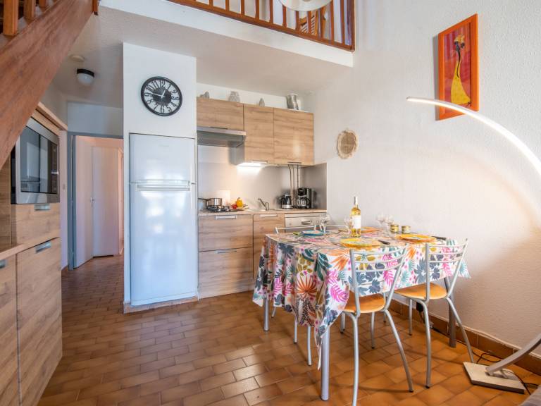 Vacation home with patio | Pets allowed — photo 2