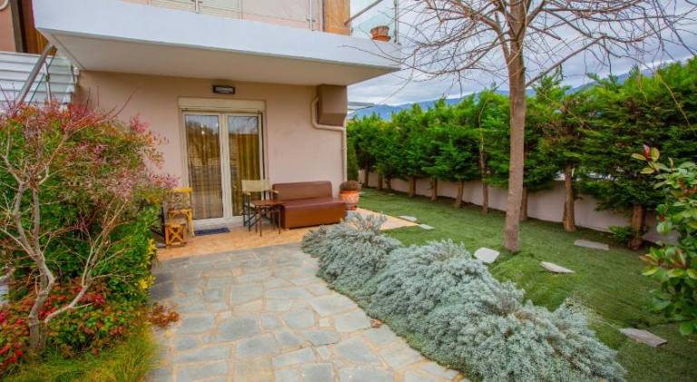 Fully equipped holiday apartment with terrace, yard & grill | Good for workation | Pet-friendly — photo 2