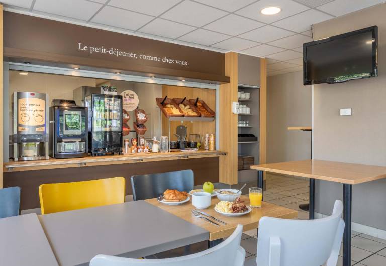 B&B HOTEL Marseille Aeroport Saint-Victoret — photo 2