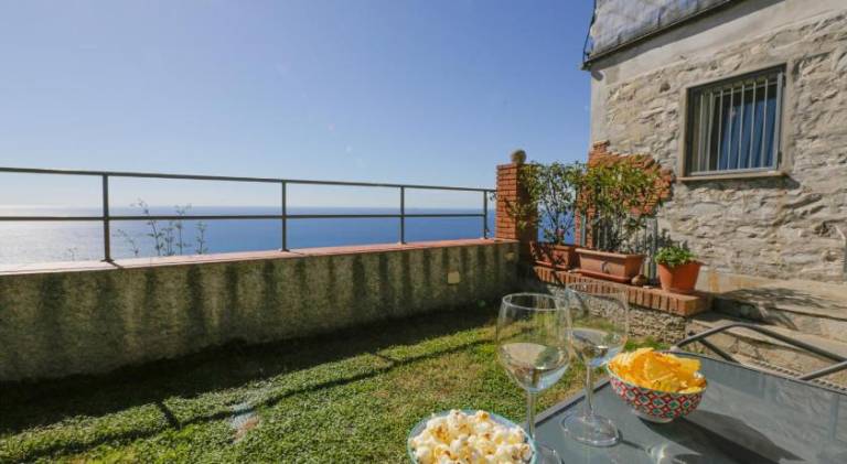Rental apartment with garden & terrace — photo 4