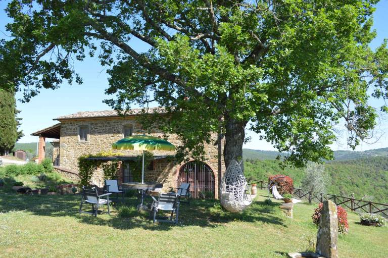 Villa with patio, barbeque & yard — photo 2