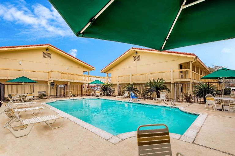 La Quinta Inn by Wyndham Lufkin — photo 2