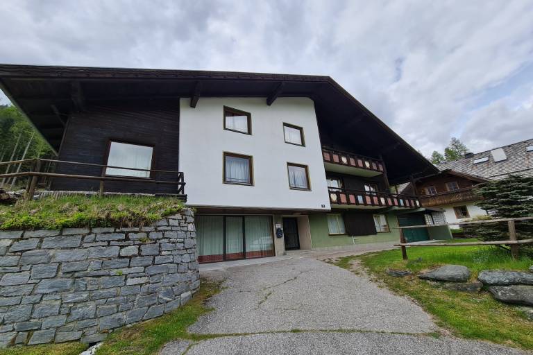 Apartment with barbeque & yard in Bad Kleinkirchheim