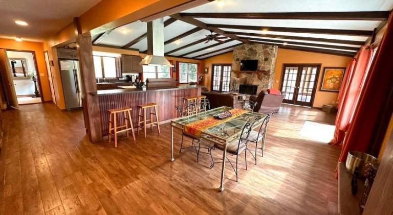 279 m&sup2; Ferienhaus