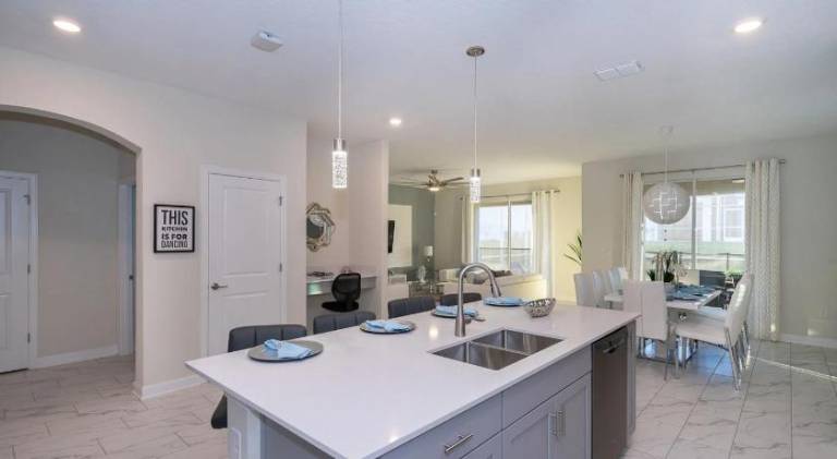 Big villa with private pool, jacuzzi & patio | Pet-friendly — photo 2