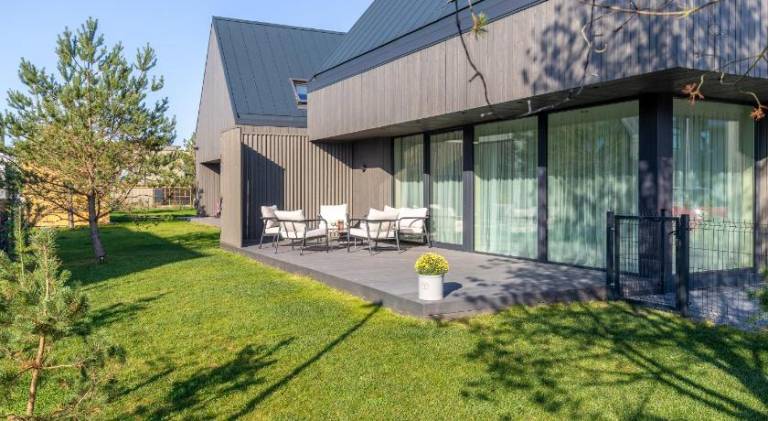 Vacation home with garden, terrace & jacuzzi — photo 5