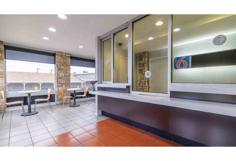 Motel 6 Boerne, TX — photo 4