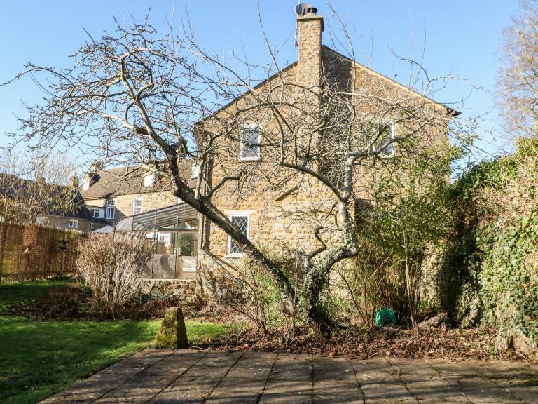 Family-oriented charming cottage with pool & garden | Pets allowed — photo 5