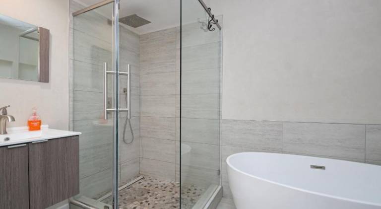 The Marbled Speakeasy - San Antonio Luxury Home by the Alamo — photo 2