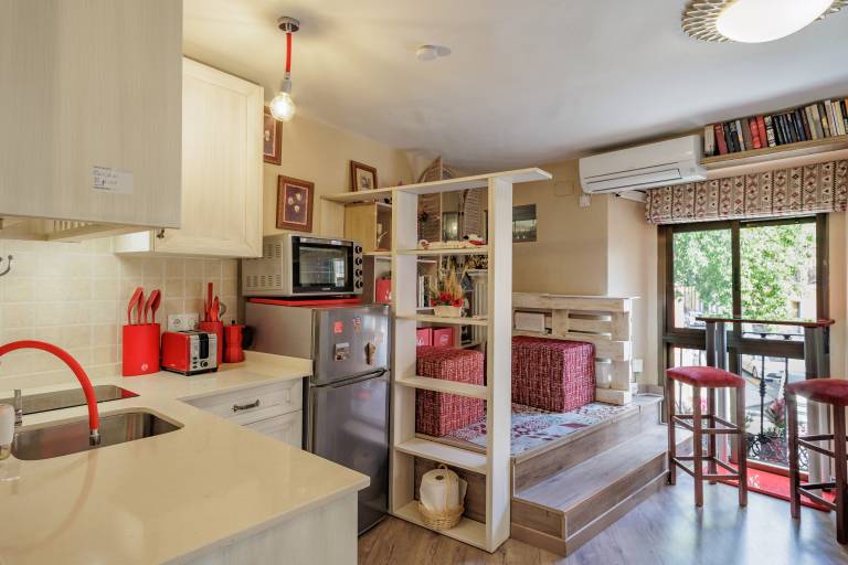 'Trajano Casco Antiguo' Apartment with Wi-Fi and Air Conditioning — photo 4