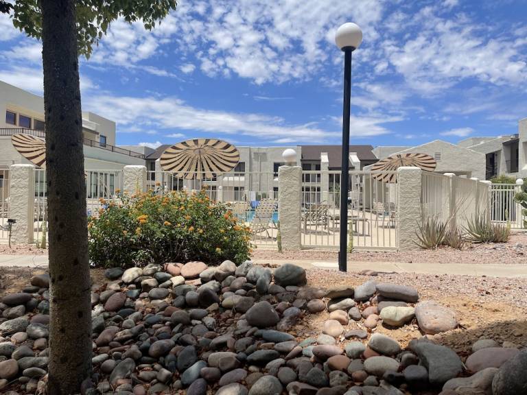 Condo  Apache Wells
