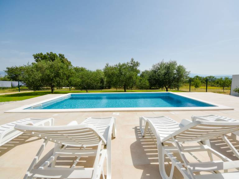 Ferienhaus  Pridraga
