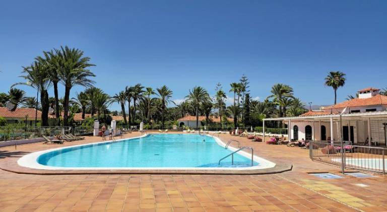 Fully equipped rental apartment with patio, private pool & yard | Pets are welcome — photo 3