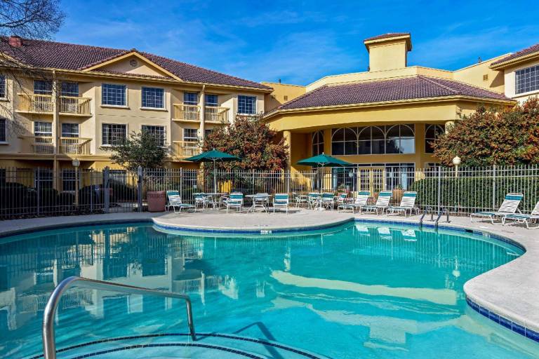 La Quinta Inn & Suites by Wyndham Macon — photo 2