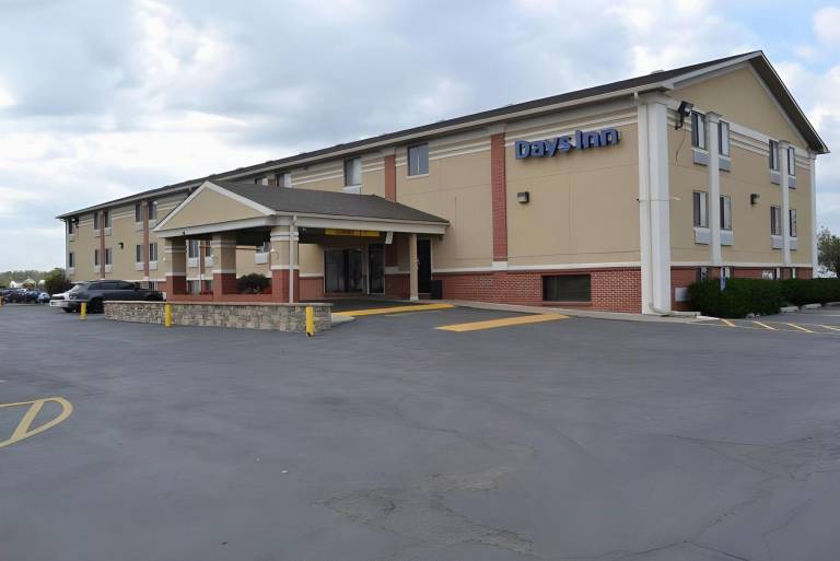 Countryside Inn & Suites CB I80/I29. — photo 3