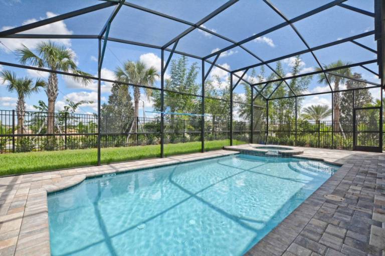 Vacation home with private pool, BBQ & hot tub in Osceola, FL