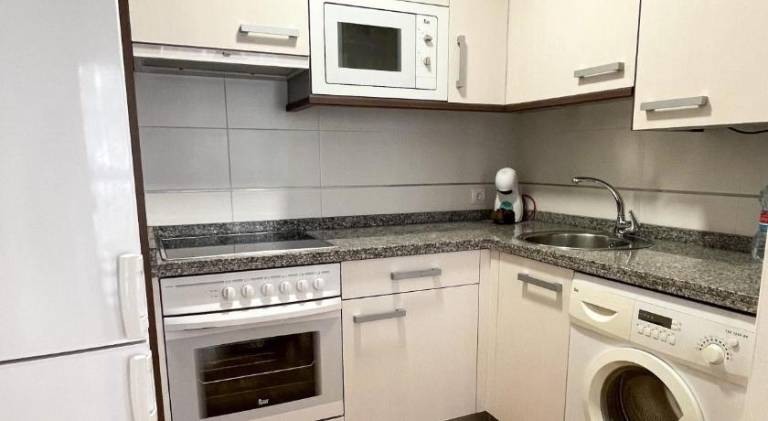 Holiday apartment | Close to Cathedral-Basilica of Our Lady of the Pillar | Pets are welcome — photo 2