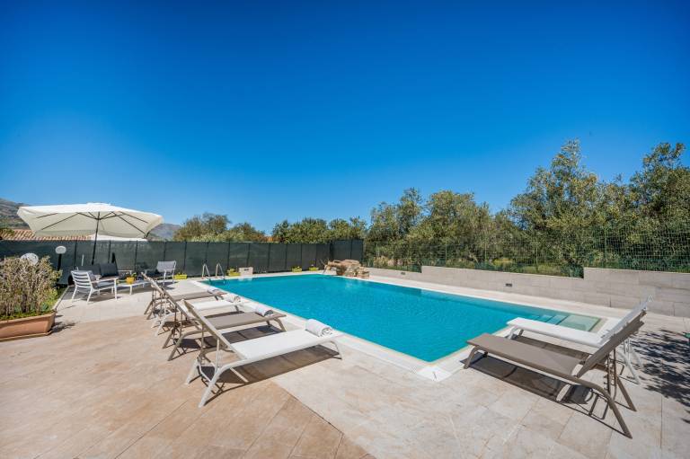 Villa with private pool, terrace & BBQ — photo 4