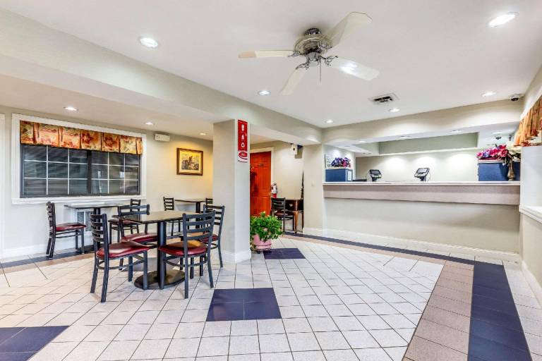 Econo Lodge Berea — photo 3