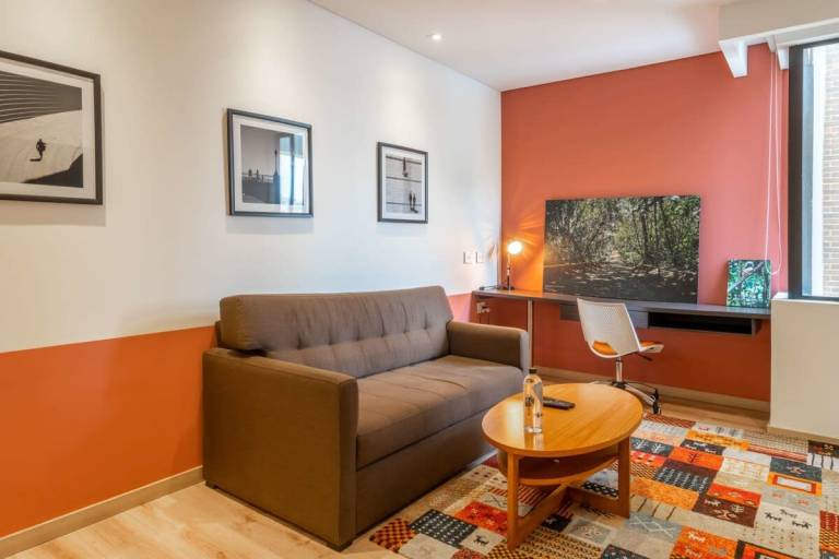 w Lively 1BR in Santa Barbara