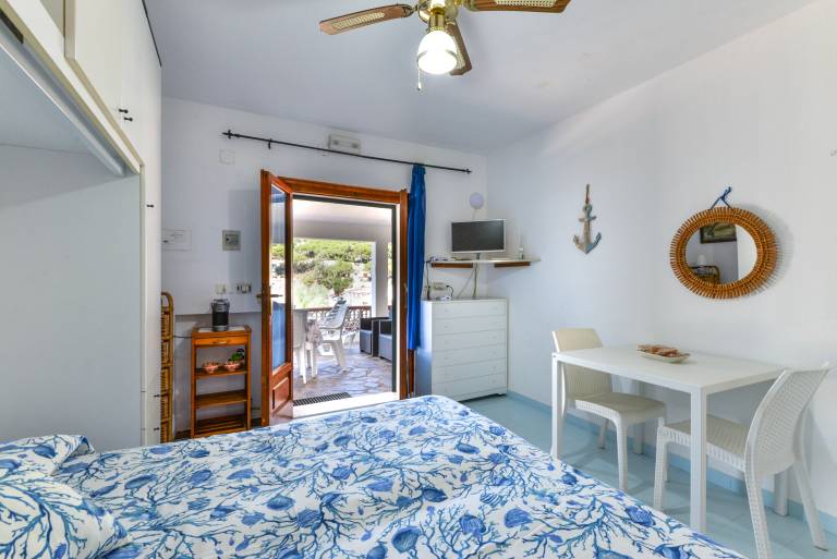 Apartment 'Villa Oda - Monolocale Sul Mare' with Sea View, Wi-Fi and Air Conditioning — photo 5