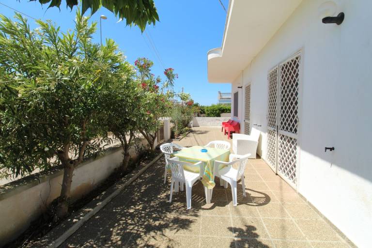 House with 2 rooms for 6 persons — photo 4