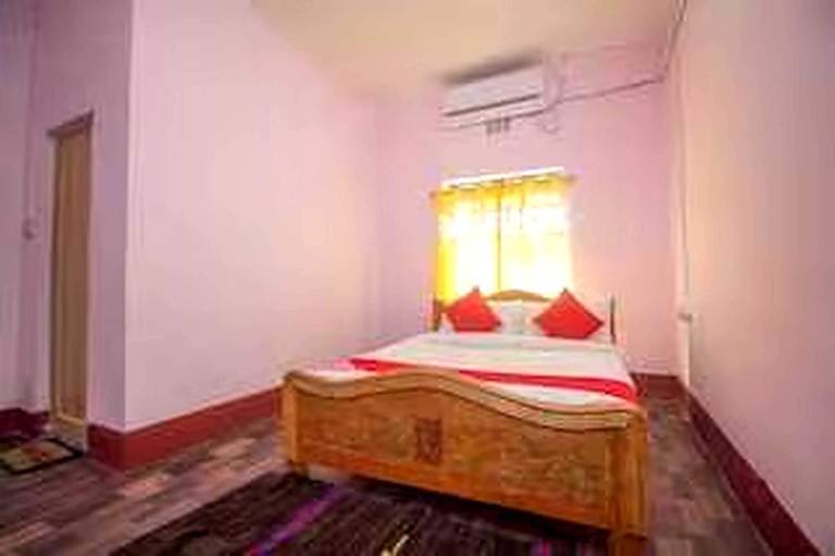 Hotel O Simrat