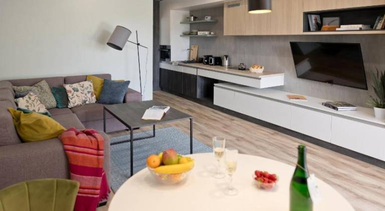 Apartment with private pool, terrace & garden | Suitable for remote work — photo 2