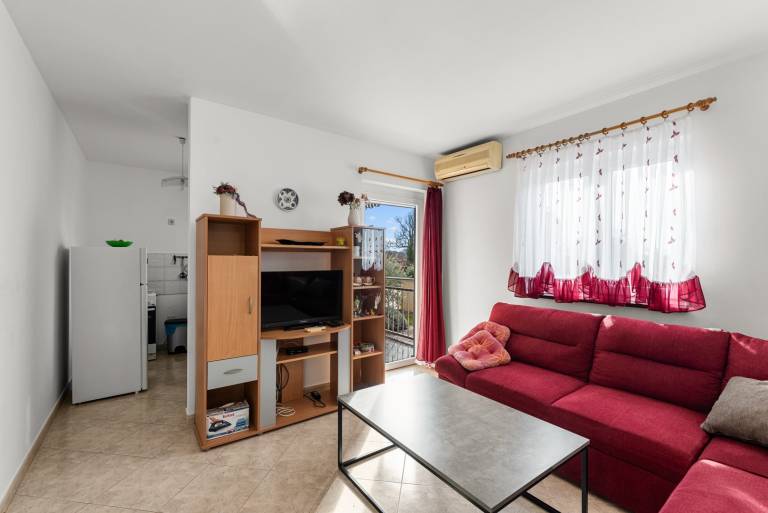 Holiday apartment with patio & yard | Pets allowed — photo 5