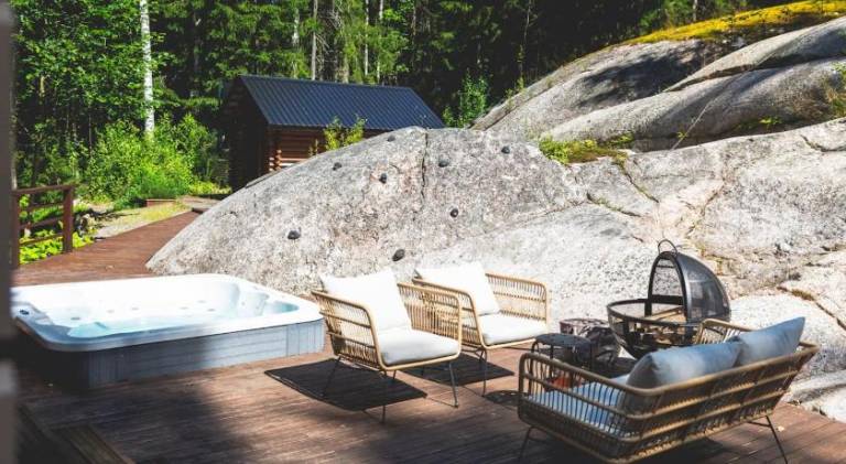 Vacation home with jacuzzi — photo 5