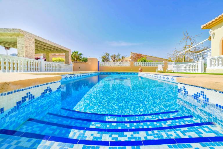 Villa with garden, private pool & barbeque — photo 4