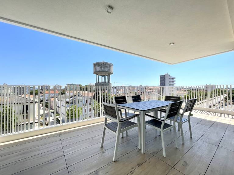 Rental apartment with terrace — photo 2