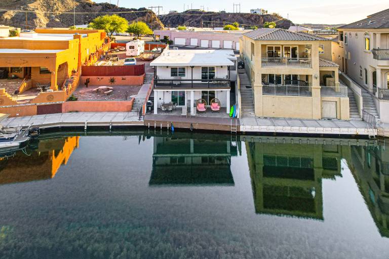 Multi-Home Retreat on Colorado River w/ Boat Dock! — photo 3
