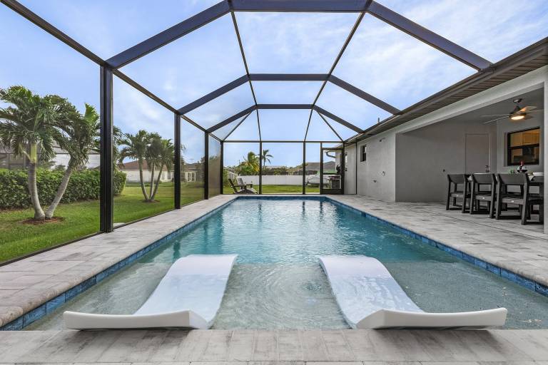 Vacation home with private pool & BBQ — photo 5